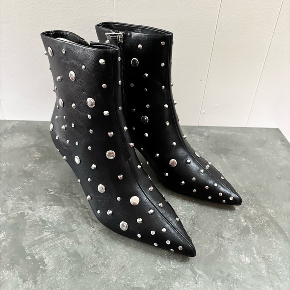 Jessica Simpson black studded pointed toe booties kitten heel size 9 new - Picture 1 of 7